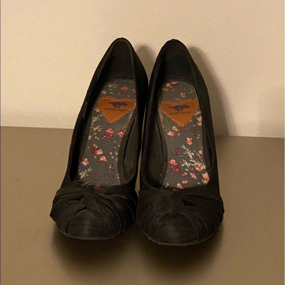 Black 3 inch Rocket Dog heels.